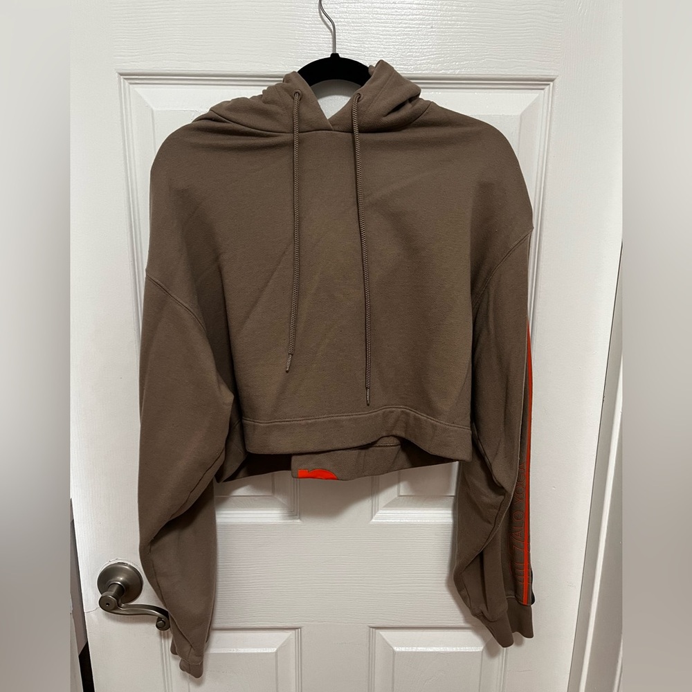 Alo Pull over cropped sweater